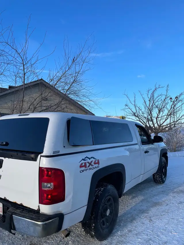2011 Chevrolet Silverado 1500 8FT box 4x4 330,000k$5800obo - Photo 5