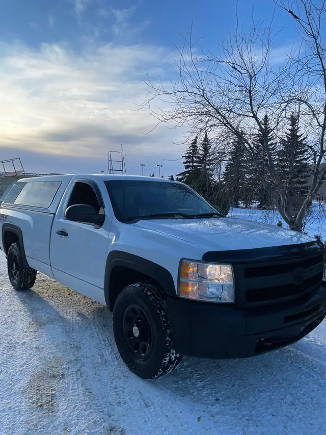 2011 Chevrolet Silverado 1500 8FT box 4x4 330,000k$5800obo - Photo 7
