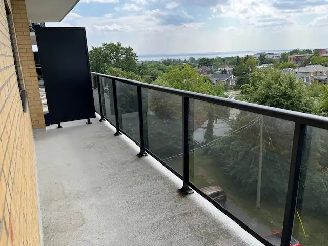 Spacious Corner Unit w Balcony – Secure Bldg w Elevator