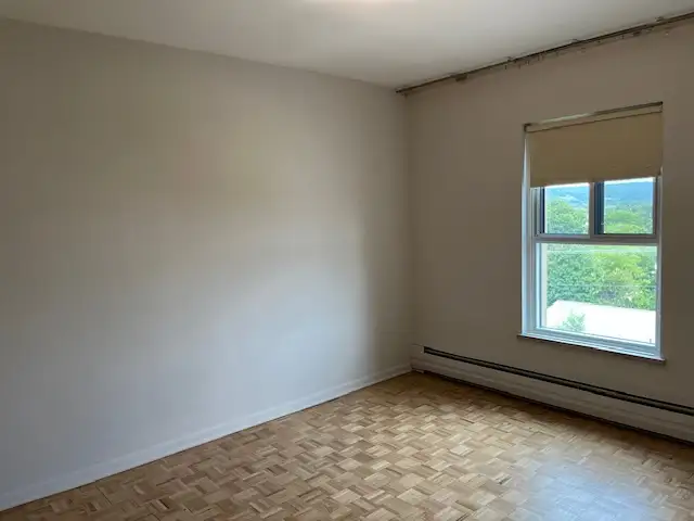 Spacious Corner Unit w Balcony – Secure Bldg w Elevator - Photo 8