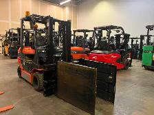 Toyota 5500 Electric Clamp Forklift