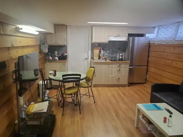 Bachelor basement - Photo 2