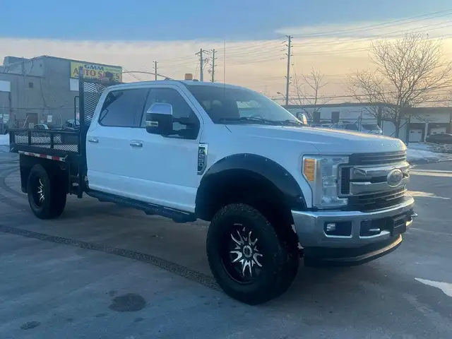2021 Ford F-350 XLT Crew Cab Flat Bed 4WD