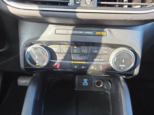 2022 Ford Escape SE SE | Convenience/ Weather Package - Photo 12