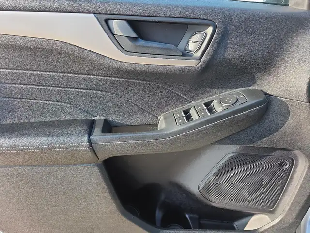 2022 Ford Escape SE SE | Convenience/ Weather Package - Photo 13