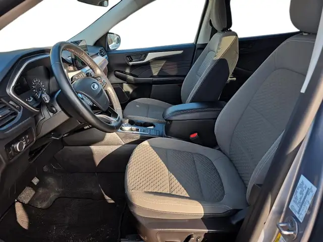 2022 Ford Escape SE SE | Convenience/ Weather Package - Photo 18