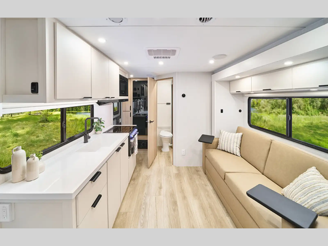 2026 Winnebago Thrive 18FBS - Photo 3