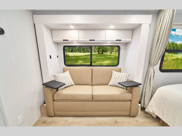 2026 Winnebago Thrive 18FBS - Photo 6