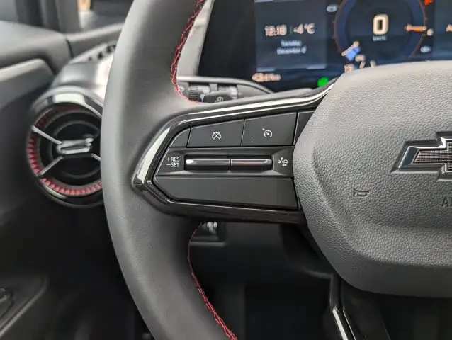 2026 Chevrolet Equinox EV RS- Panoramic Sunroof - Wireless - Photo 17