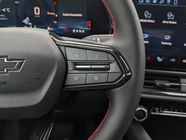 2026 Chevrolet Equinox EV RS- Panoramic Sunroof - Wireless - Photo 18