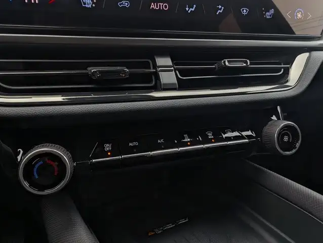 2026 Chevrolet Equinox EV RS- Panoramic Sunroof - Wireless - Photo 23