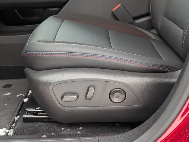 2026 Chevrolet Equinox EV RS- Panoramic Sunroof - Wireless - Photo 30