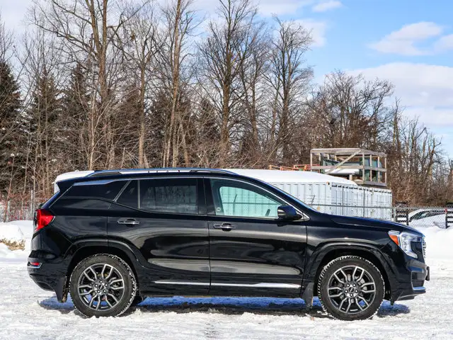 2024 GMC Terrain Denali- Pano Roof - Heated Vented Seats - Photo 2