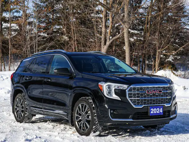 2024 GMC Terrain Denali- Pano Roof - Heated Vented Seats - Photo 3