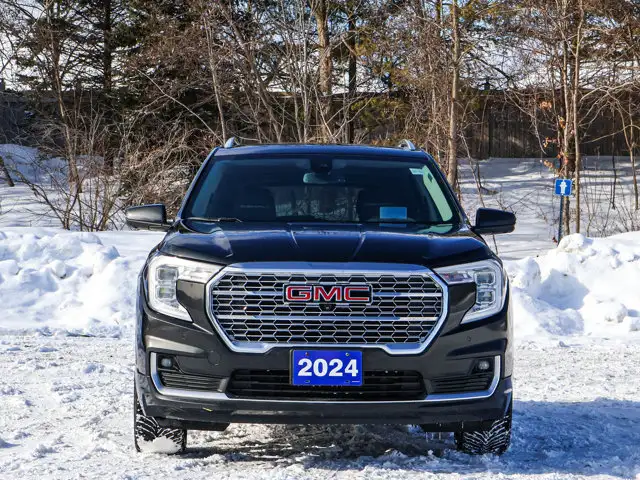2024 GMC Terrain Denali- Pano Roof - Heated Vented Seats - Photo 5