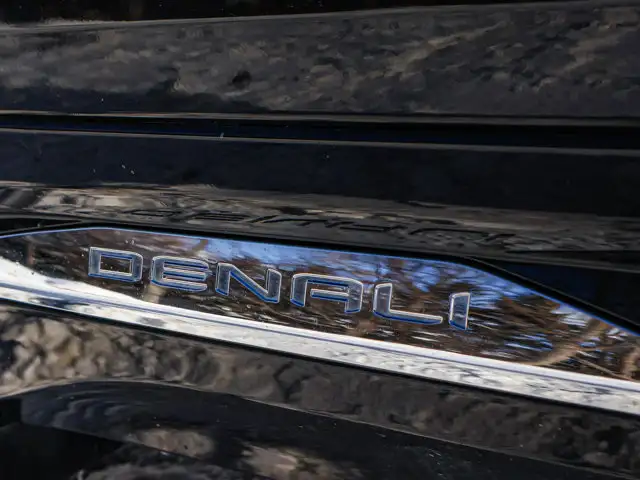 2024 GMC Terrain Denali- Pano Roof - Heated Vented Seats - Photo 10