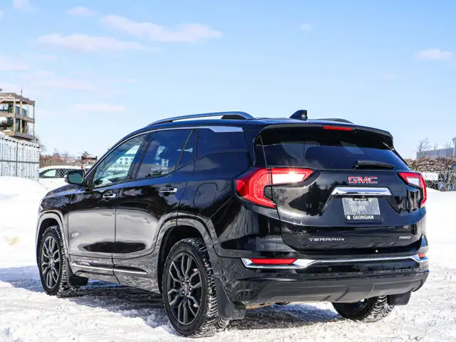 2024 GMC Terrain Denali- Pano Roof - Heated Vented Seats - Photo 11