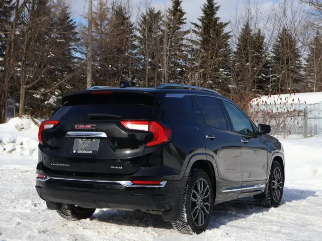 2024 GMC Terrain Denali- Pano Roof - Heated Vented Seats - Photo 17