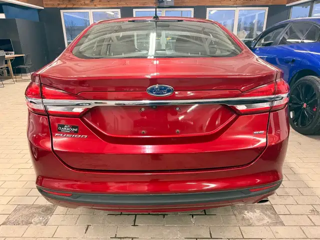 2017 Ford Fusion 4dr Sdn SE FWD - Photo 4
