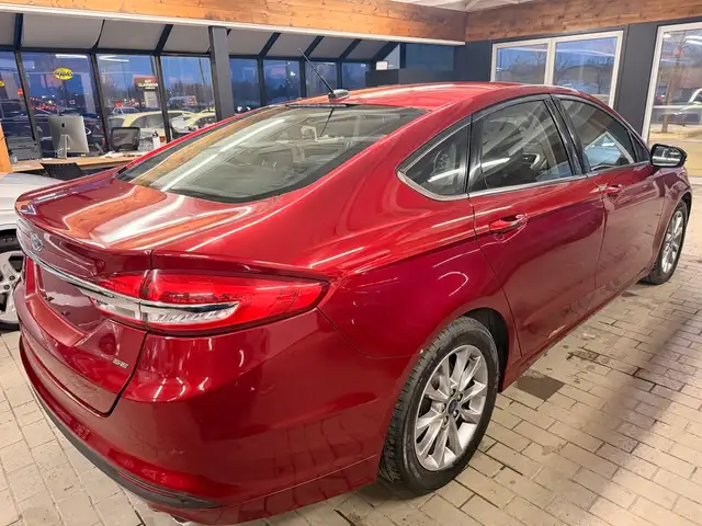 2017 Ford Fusion 4dr Sdn SE FWD - Photo 5