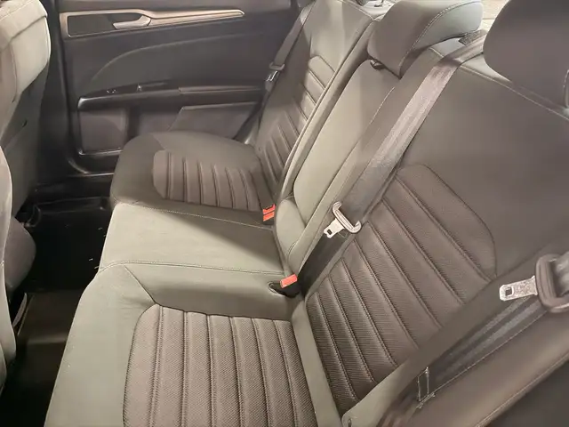 2017 Ford Fusion 4dr Sdn SE FWD - Photo 13