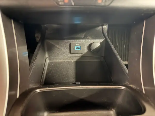 2017 Ford Fusion 4dr Sdn SE FWD - Photo 17