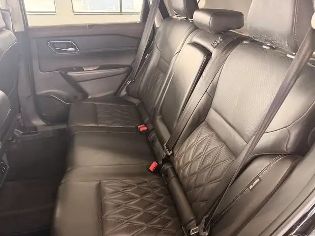 2021 Nissan Rogue AWD Platinum - Photo 11