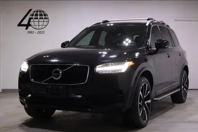 2019 Volvo XC90 T8 eAWD Plug-In Hybrid Momentum