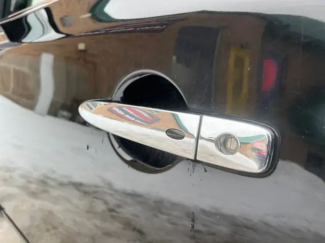 2018 Nissan Sentra SV | CLEAN CARFAX | BACK-UP CAM | SUNROOF | H - Photo 25