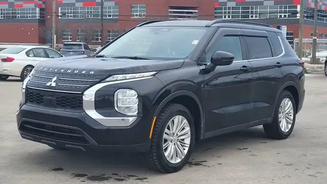 2024 Mitsubishi Outlander ES