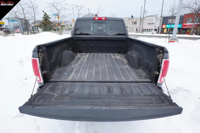 2017 Ram 1500 4X4 Quad Cab 140.5' Laramie | HEMI | CERTIFIED - Photo 5