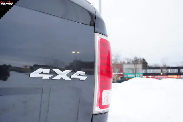 2017 Ram 1500 4X4 Quad Cab 140.5' Laramie | HEMI | CERTIFIED - Photo 6