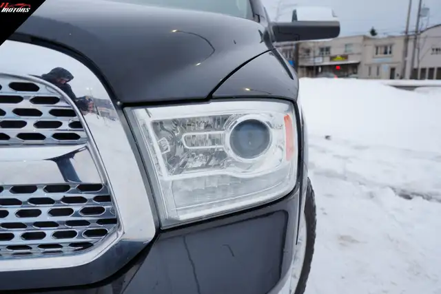 2017 Ram 1500 4X4 Quad Cab 140.5' Laramie | HEMI | CERTIFIED - Photo 7