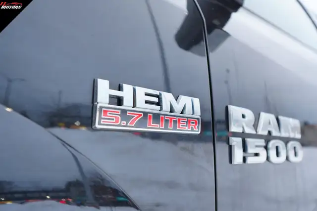 2017 Ram 1500 4X4 Quad Cab 140.5' Laramie | HEMI | CERTIFIED - Photo 8