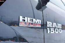 2017 Ram 1500 4X4 Quad Cab 140.5' Laramie | HEMI | CERTIFIED - Photo 8