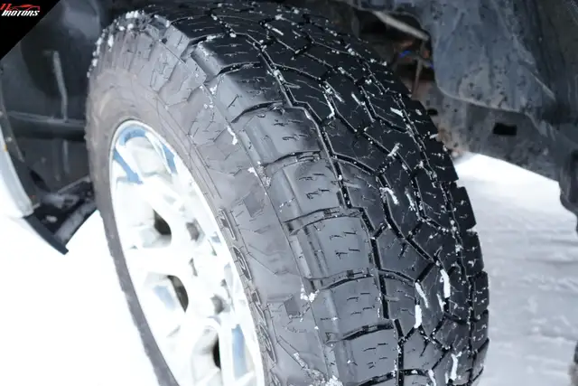 2017 Ram 1500 4X4 Quad Cab 140.5' Laramie | HEMI | CERTIFIED - Photo 10