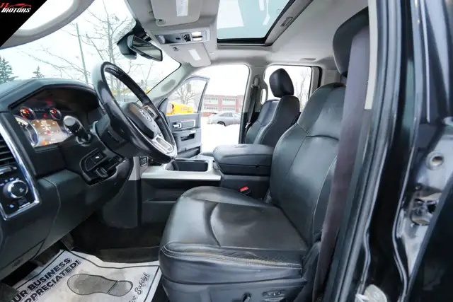 2017 Ram 1500 4X4 Quad Cab 140.5' Laramie | HEMI | CERTIFIED - Photo 11