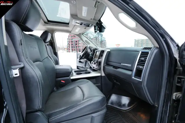 2017 Ram 1500 4X4 Quad Cab 140.5' Laramie | HEMI | CERTIFIED - Photo 13