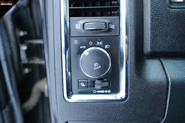 2017 Ram 1500 4X4 Quad Cab 140.5' Laramie | HEMI | CERTIFIED - Photo 22