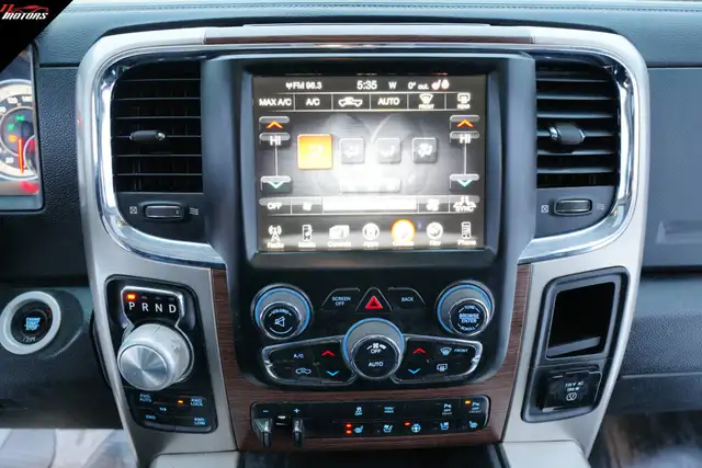 2017 Ram 1500 4X4 Quad Cab 140.5' Laramie | HEMI | CERTIFIED - Photo 25