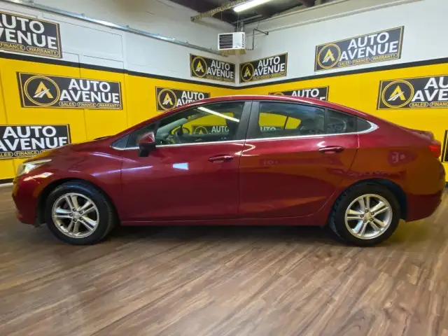 2017 Chevrolet Cruze LT - SUNROOOF, BLUETOOTH, HEATED SEATS - Photo 2