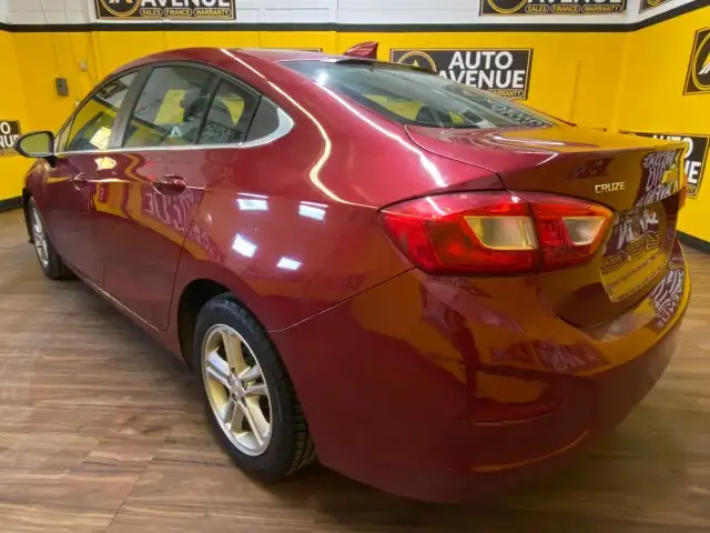 2017 Chevrolet Cruze LT - SUNROOOF, BLUETOOTH, HEATED SEATS - Photo 3