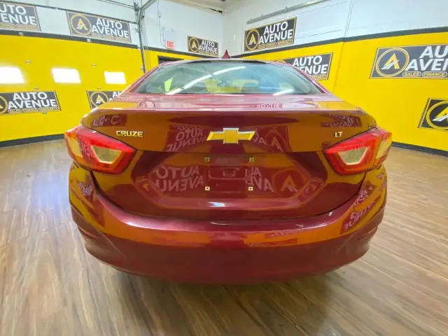 2017 Chevrolet Cruze LT - SUNROOOF, BLUETOOTH, HEATED SEATS - Photo 4