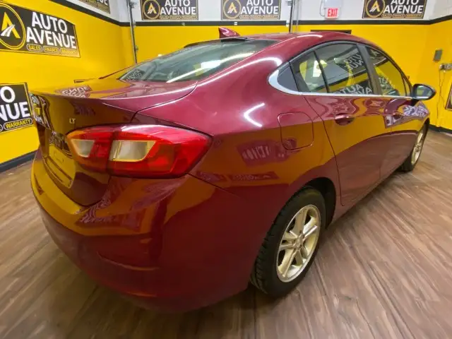 2017 Chevrolet Cruze LT - SUNROOOF, BLUETOOTH, HEATED SEATS - Photo 5