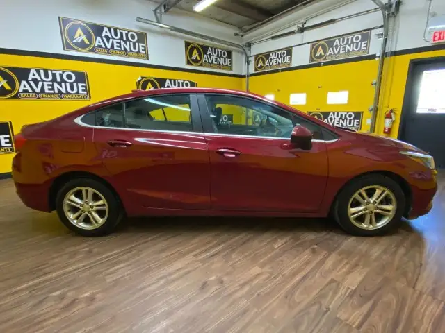 2017 Chevrolet Cruze LT - SUNROOOF, BLUETOOTH, HEATED SEATS - Photo 6