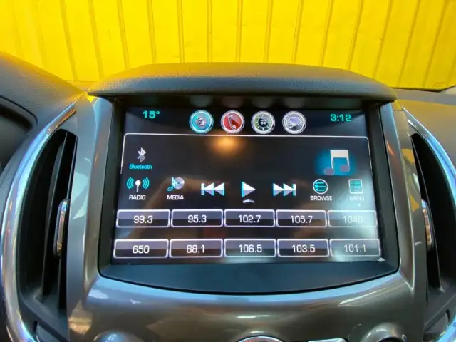 2017 Chevrolet Cruze LT - SUNROOOF, BLUETOOTH, HEATED SEATS - Photo 16