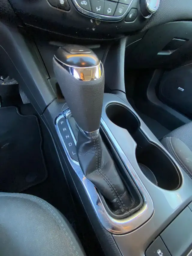 2017 Chevrolet Cruze LT - SUNROOOF, BLUETOOTH, HEATED SEATS - Photo 19