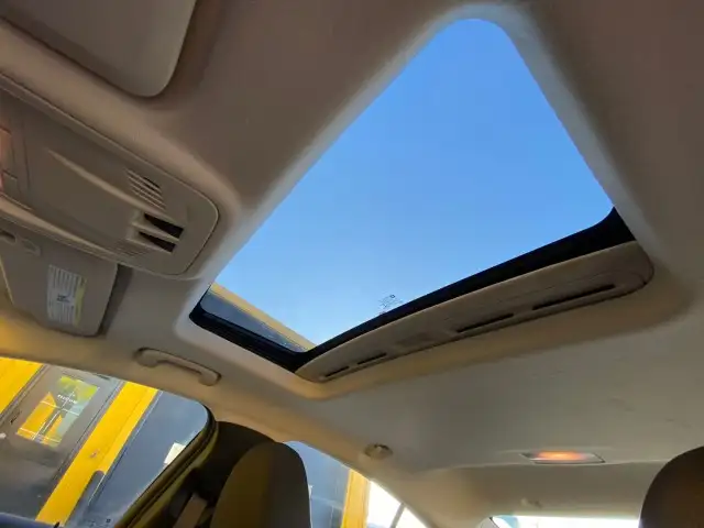 2017 Chevrolet Cruze LT - SUNROOOF, BLUETOOTH, HEATED SEATS - Photo 21