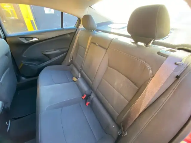 2017 Chevrolet Cruze LT - SUNROOOF, BLUETOOTH, HEATED SEATS - Photo 24