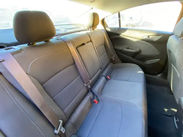 2017 Chevrolet Cruze LT - SUNROOOF, BLUETOOTH, HEATED SEATS - Photo 25